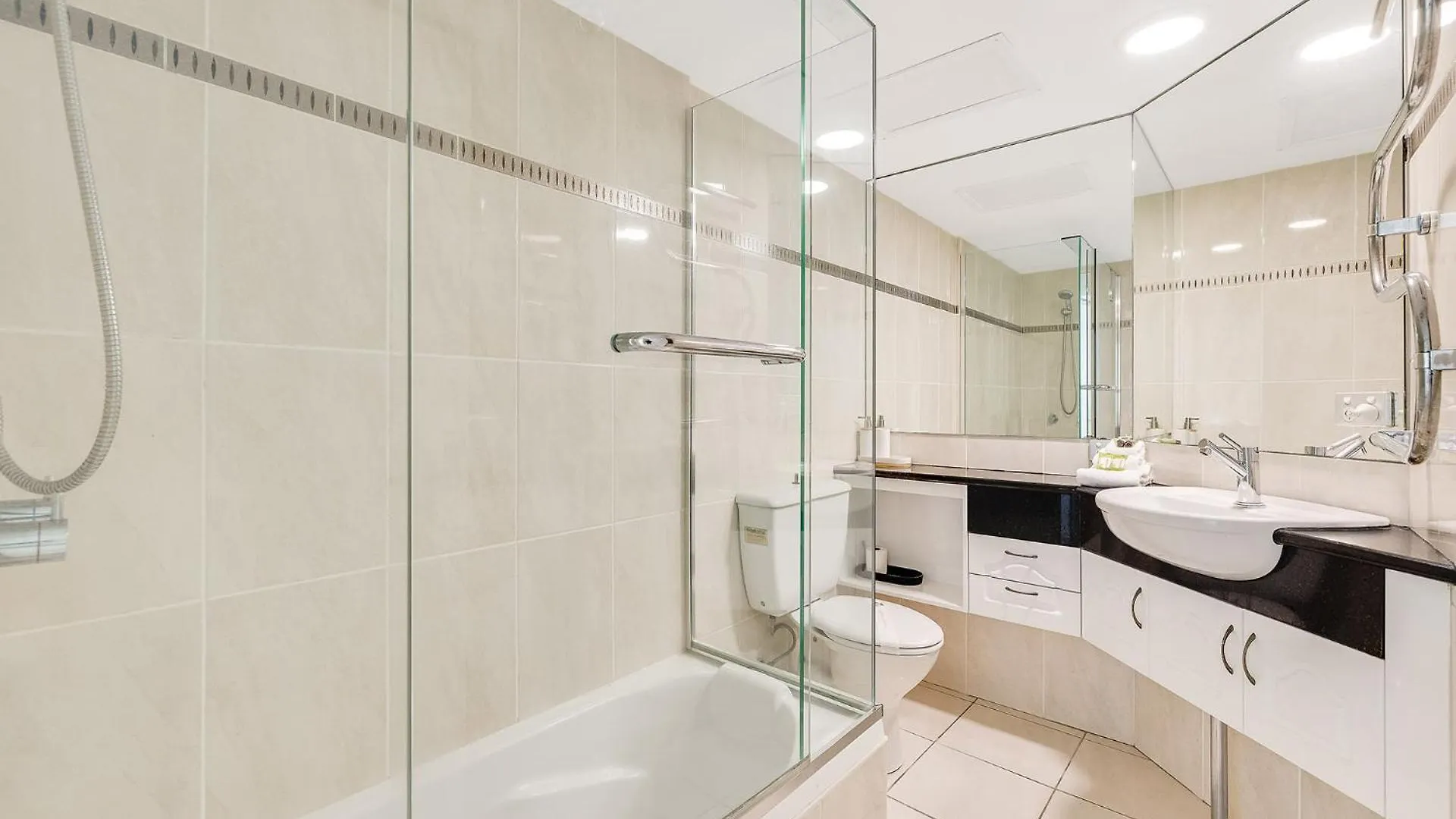 Chateau Royale Beach Resort Maroochydore Sunshine Coast Aparthotel