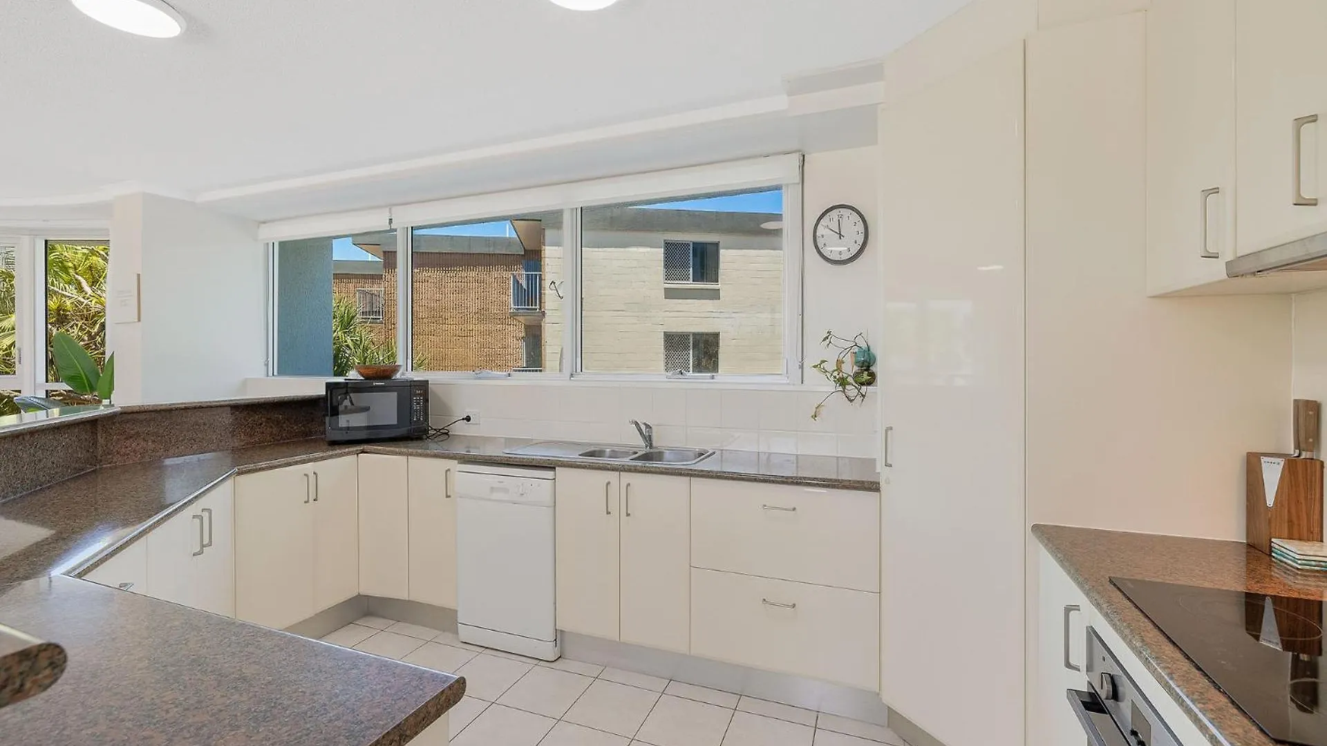 Chateau Royale Beach Resort Maroochydore Sunshine Coast